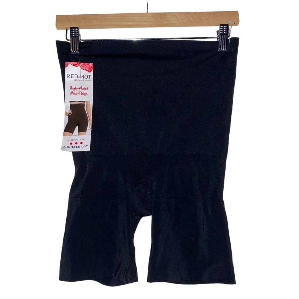 Red Hot Spanx Women 1X High Waist‎ Tummy Control Mid-Thigh Shaping Shorts NEW